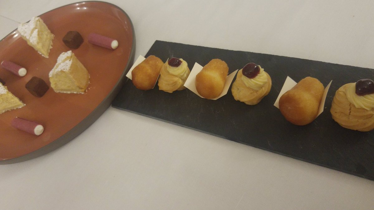 LaConsiglieria's tweet photo. .@Andrea_Radic -

#aspassocon la #dolcezza ...dolce notte #cioccolato mou e #rosmarino #gelato di #melaannurca...e poi! #chef #LuigiCoppola #CasaColoni #TenutaDucadiMarigliano #paestum

@ilgastronauta @paestumcapaccio
@mozzarella_dop @paoloigna1 https://t.co/7t3BihashS