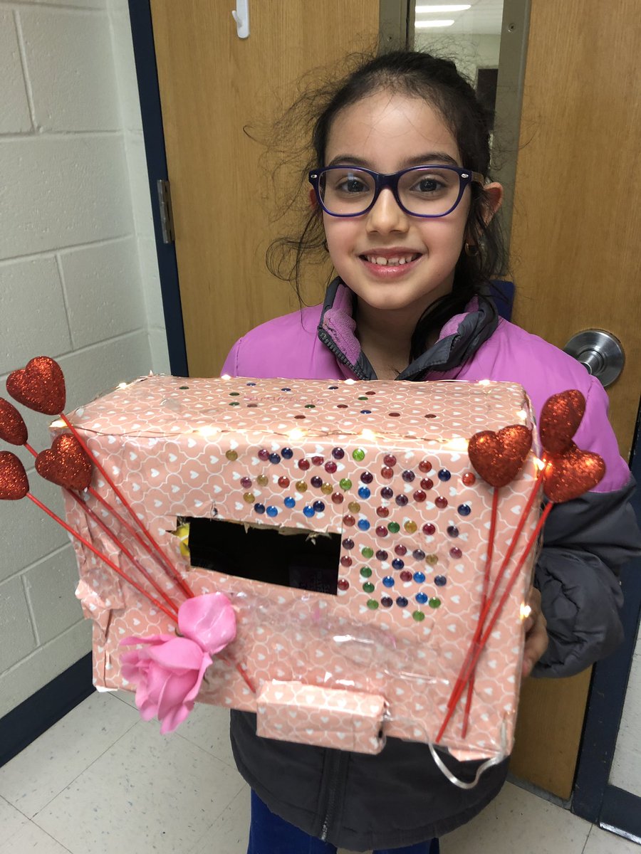 AllworthLTES's tweet photo. I’m behind on posting! Our Vday was so fun! Ian made homemade cards &amp; Samantha made a light up box! We really enjoyed my favorite love story, Smitten. ♥️ If you have not read it, you should! https://t.co/r2NXwpxk2v