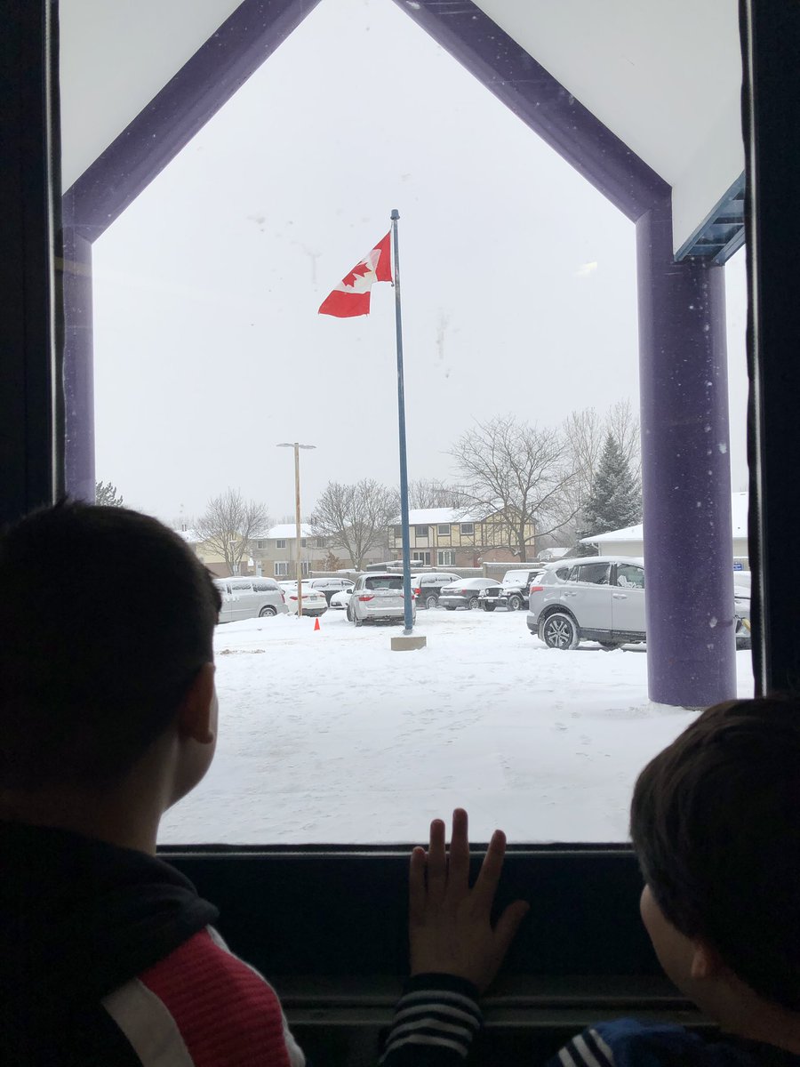 MrsKaraMartone's tweet photo. We created simple machine picture collages using Pic Collage and Pixlr as a review of our science unit! Thanks grade 7/8 helpers @MissCBeattie! @WilfridJuryPS #tvdsbtech #science #handsonlearning #learningandmoving #groupwork https://t.co/gijyJcc6EX