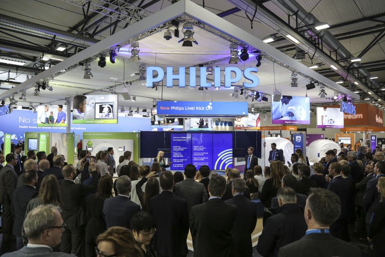 PhilipsLiveFrom's tweet image. Join us tomorrow at 10:00 AM for our big reveal! You'll be among the first to see the exciting innovations in health technology that we're debuting at #ECR2019. Join us on our booth 402 in Hall X4. See you there! to.philips/6011EVyNf