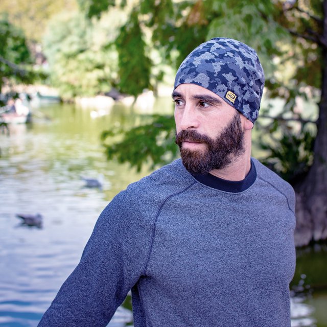 De vez en cuando está bien camuflajearse 😉 ¿Aún no tienes tu #hatwind? #ForAuthenticPeople @david_dominguez.a