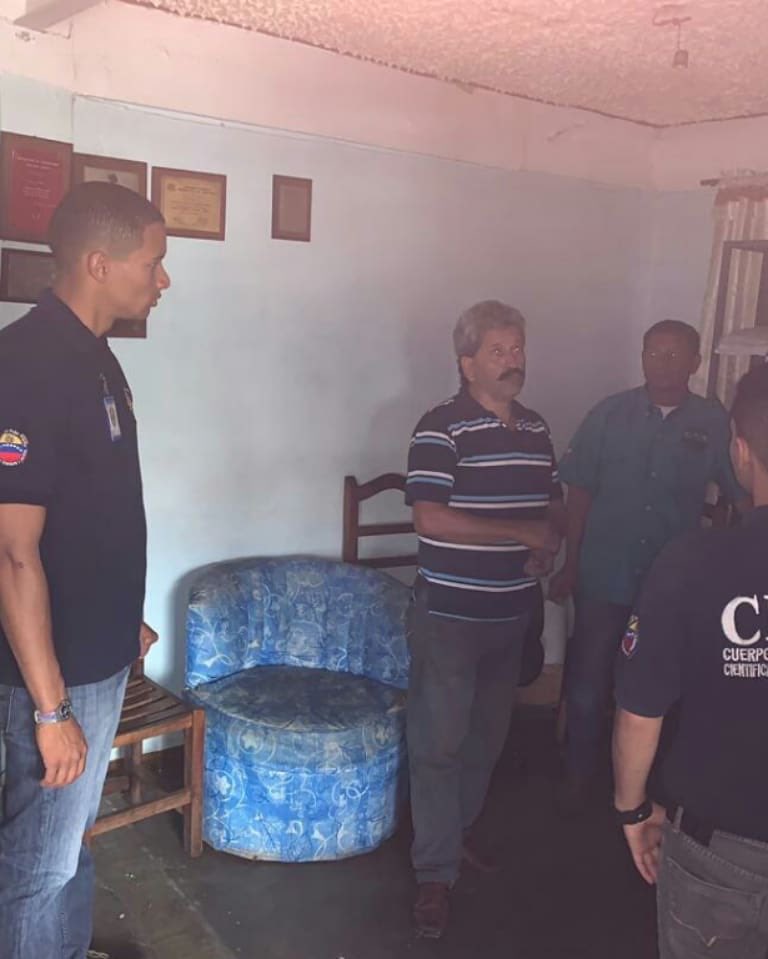 DouglasRicoVzla's tweet photo. Felicito al #CICPC Caricuao por la excelente reunión con el señor Jose Zambrano, representante de la Asociación Cooperativa de Transporte de Pasajeros Vuelvan Caras.
Nuestro objetivo es brindarle más seguridad y confianza a los pasajeros de las unidades de transporte. https://t.co/XftdK9j9st