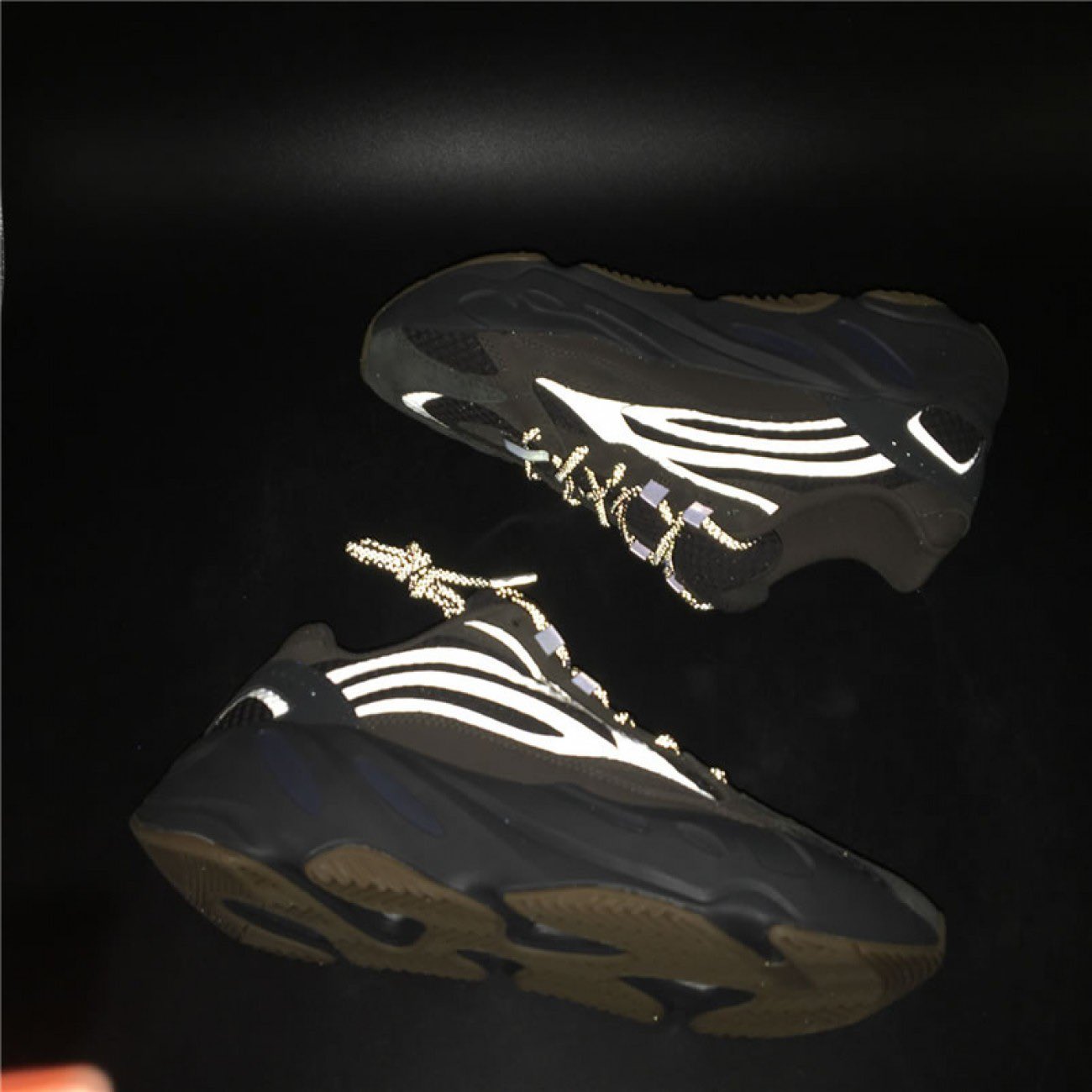 yeezy 700 geode reflective