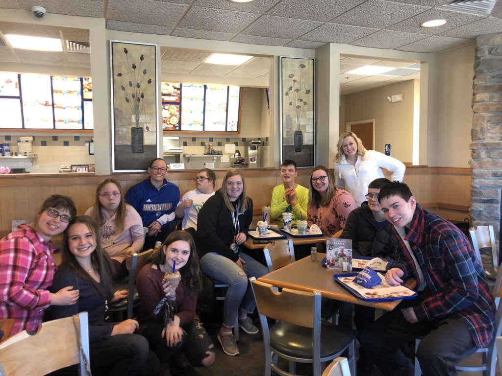 hhschamps's tweet photo. Stopped to get icecream at Culver’s to end our Champion’s Together season!! Now on to track!🏃🏻‍♂️ https://t.co/mDIiSjIz3I