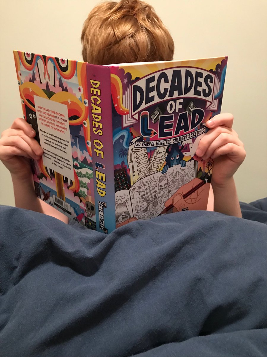 arksignwriting's tweet photo. Noah can’t put down Decades of Lead by ⁦@petefowlerart⁩ and is totally 🤩cos Pete signed his drawing 🙏🏻 https://t.co/tXrU32lCXZ