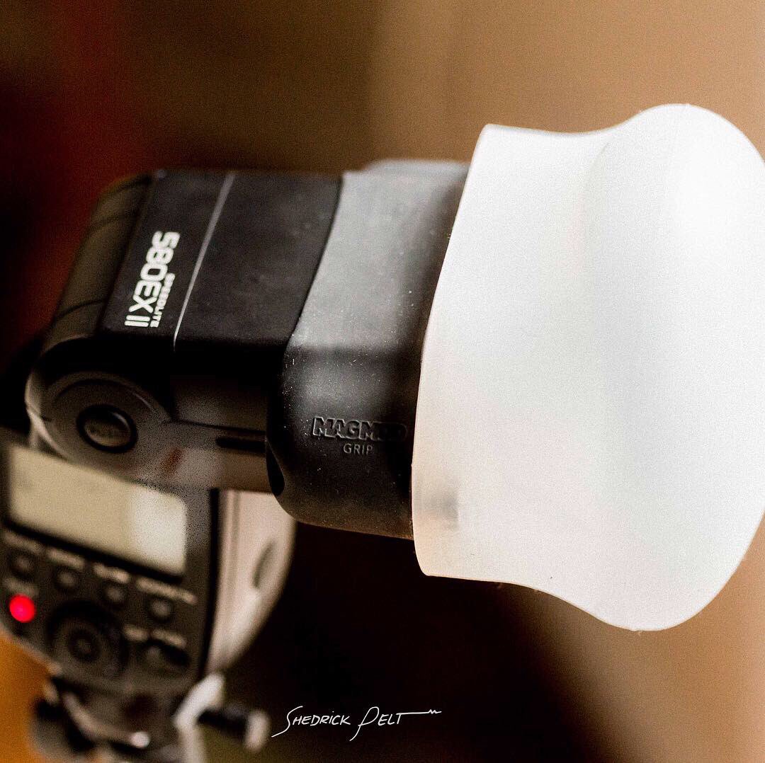 sdotpelt's tweet image. My new #flashmodifier from @magnetmod #Magsphere. Great quality diffused light. Soft shadows on the face. Easy setup, held together w/ powerful magnets. Draw back; the weight (If you don’t have a speed light that locks it could be tough) magnets screw up cards &amp;amp; batteries