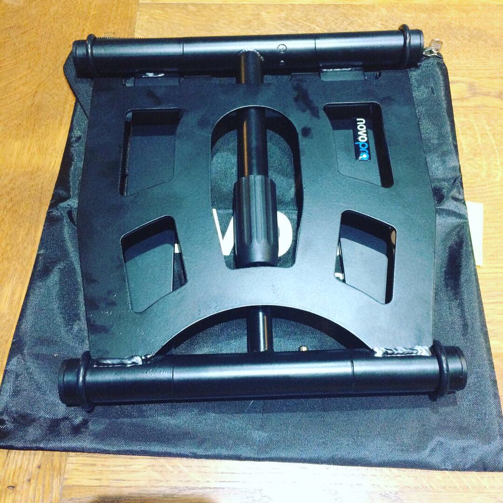 sophiesveinsson's tweet photo. Geeking out with my new toy!!! #novopro LS22M stand is dead tough and DEAD CUTE!!! Comes with its own bag. 😘 https://t.co/FDBsHnES6y