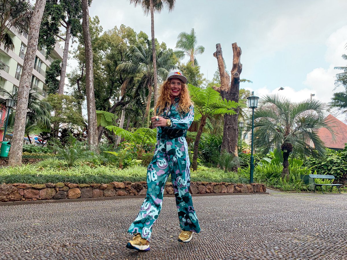 In my life, the most important thing is a good mood and always the presence of a smile! After all, it is an integral part of my life style!
<a href="/redbull/">Red Bull</a> <a href="/adidas/">adidas</a> @adidasterrex