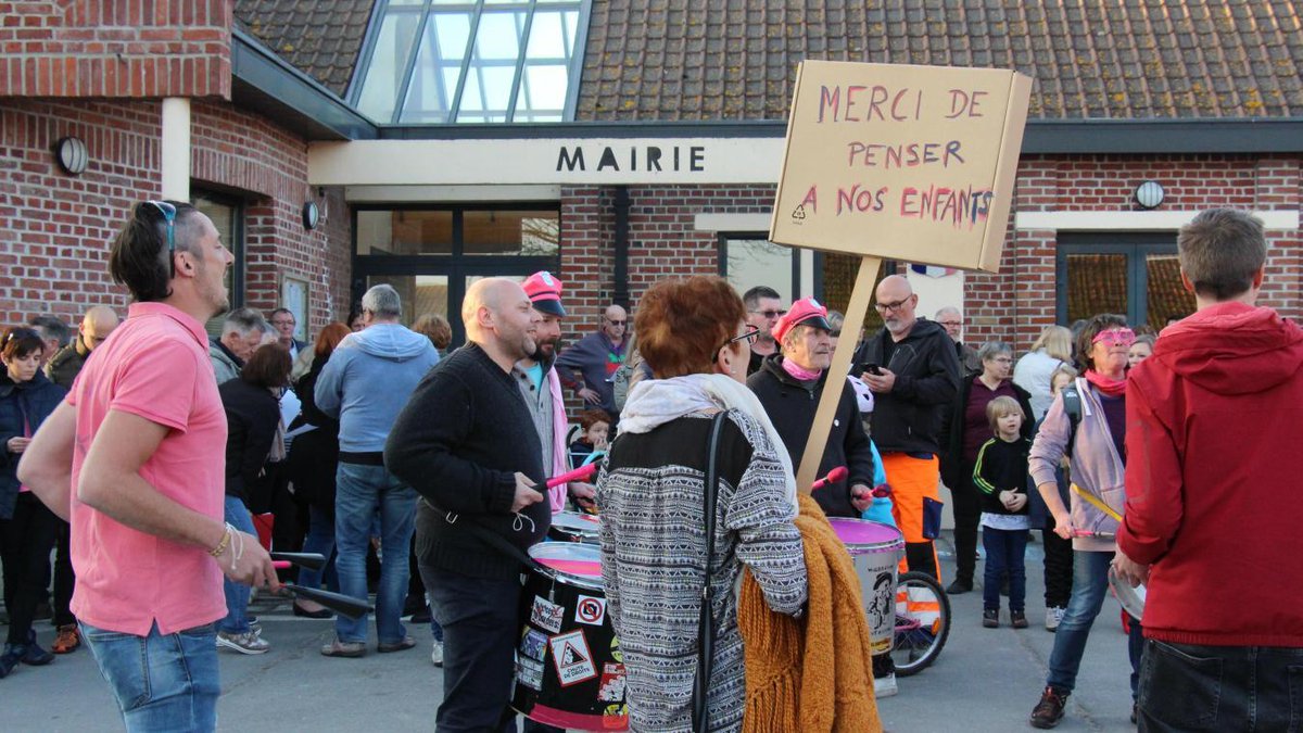La Vdn Par La Voix Du Nord On Twitter Offekerque Vent De Fronde