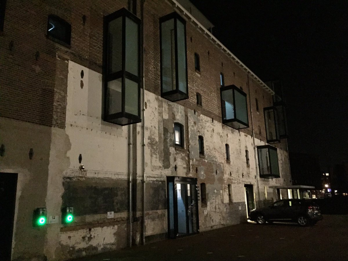 SonjaCityDNA's tweet photo. Avondexcursie met @DeventerGem en @GSROtweet in #Sluiskwartier en #raambuurt #Deventer. Verassend mooi gebied, net voorbij het historisch centrum. #erfgoed. https://t.co/KyiQ0QsKN5