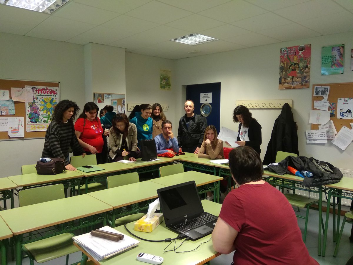 CapacesL's tweet photo. No Conservatorio de Música, gracias por escoitarnos e por querer facer mais accesible o centro entre moitas mais cousas que se verán na seguinte matriculación, e de momento ata ahí podemos ler..... https://t.co/AxZVzalaZJ