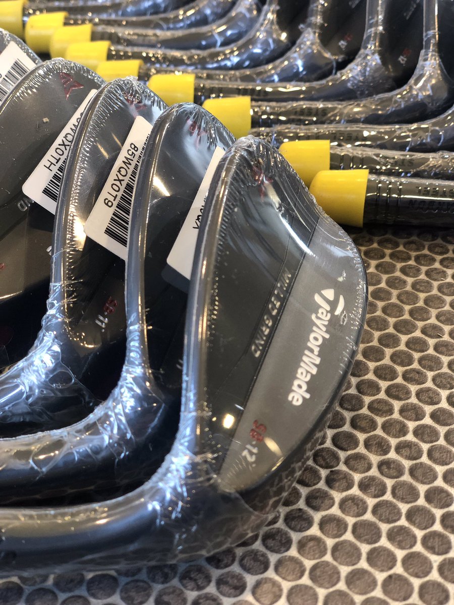 Foregolfcustom's tweet photo. The @TaylorMadeTour Milled black wedge heads all lined up like soldiers in WorkShop today. #custombuild #foregolfcustom #wedges https://t.co/B12kDdFgHB