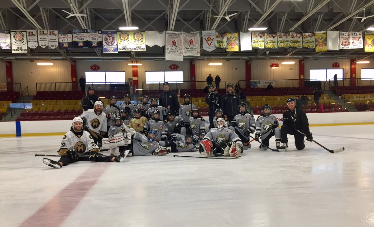 ne_eagles's tweet photo. Congratulations to the Northeast AtoMc Sharks who won the Practice with the Pros. They had an amazing experience with the Todd Skirving &amp; Eamon McAdam with the Newfoundland Growlers today! @NLGrowlers @McDonalds https://t.co/SgUTBNravk