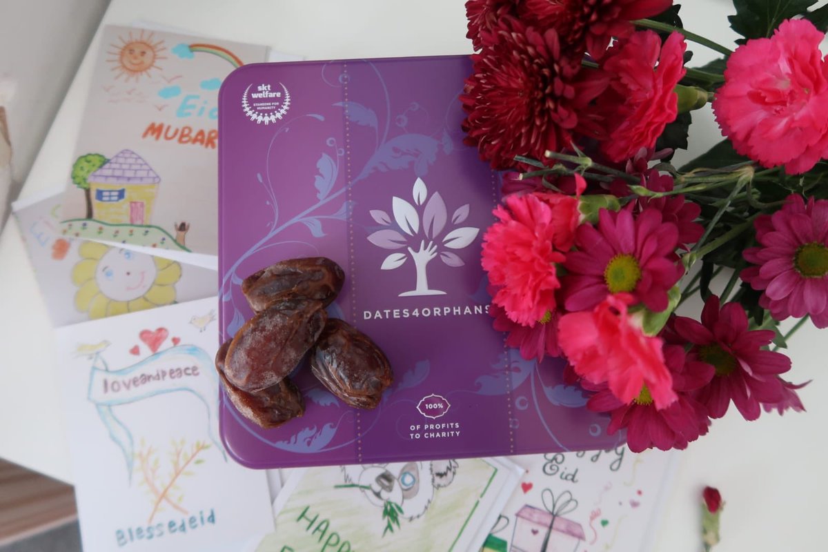TheDatesProject's tweet photo. Your good deeds can make a huge difference for an orphan. 💝
Only two weeks till we start taking orders. 
#ThePerfectGift #Dates4Orphans
📷 by @foodographyldn https://t.co/Wvpduxuqmg