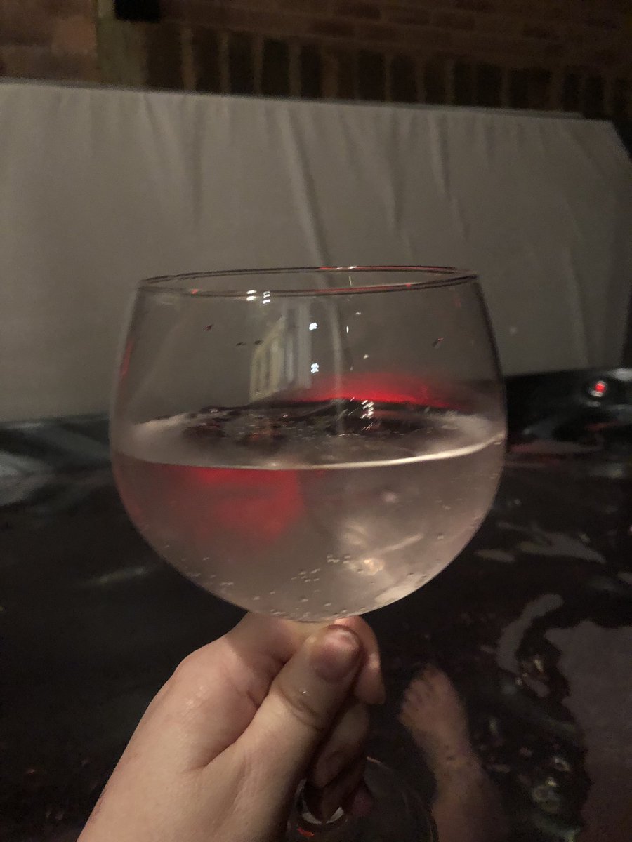simjohn14's tweet photo. Happy holidays 😊 #daysoff #familytime #firstg&t https://t.co/Bc1tUtlHWc