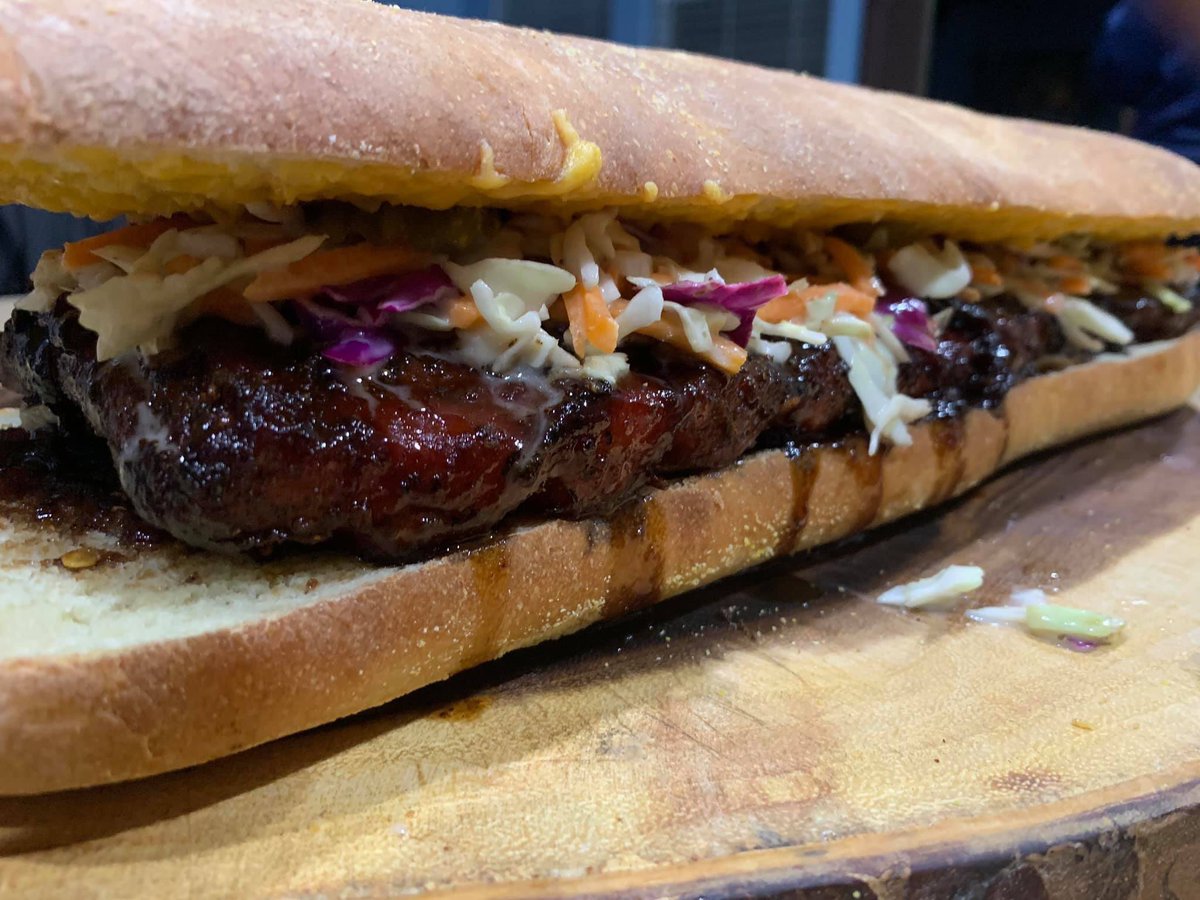 TheGrillBeast's tweet photo. ๐คค
โSpare Rib Hoagie with Bacon Red Onion Marmalade, Beer Bourbon Glaze, Aged White Wine Vinegar Slaw on a Oak Smoked Hoagie roll.โ
- ๐ธ credits to: #GrillBeastVIP Jason Wiljanen https://t.co/BXTkP3WBgB