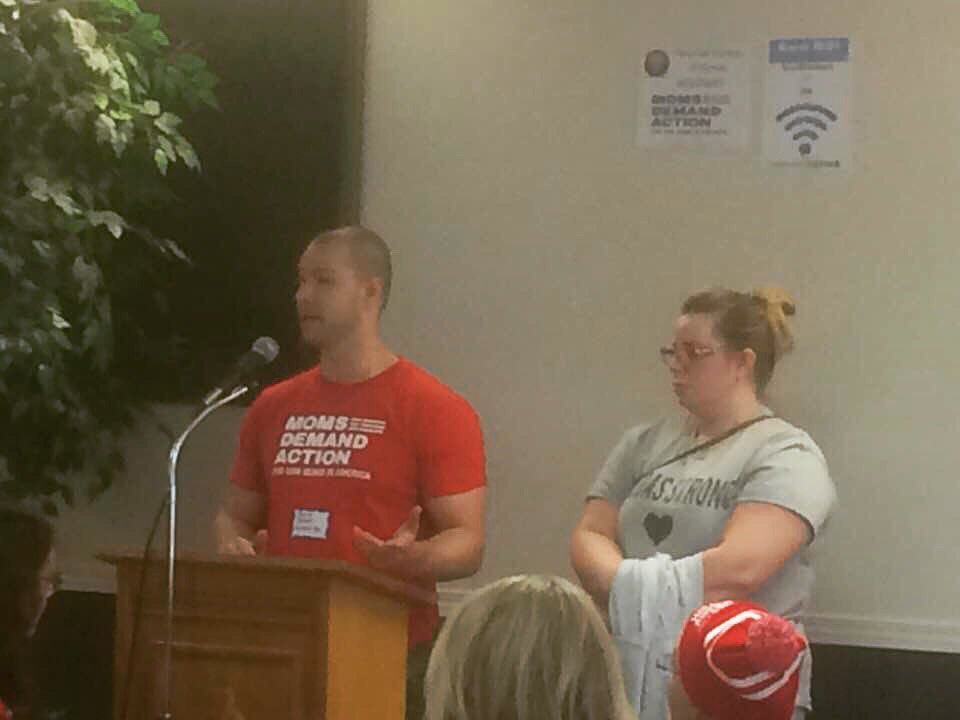 mynameiszach16's tweet photo. I joined @MomsDemand after my sister was shot in Las Vegas. I’ve testified in #WALeg, spoked with members of Congress, marched for our lives - all with the hope that someday we’d see congress take action. So grateful the House passed #HR8 today! Your move, Senate. #endgunviolence https://t.co/Vn5FGc6QFX