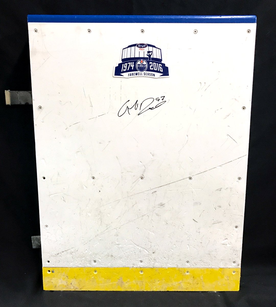 Oil_Foundation's tweet image. Our latest @EdmontonOilers Community Foundation Online Charity Auction continues! Visit EdmontonOilers.com/Auction to bid on items including these exclusive Edmonton Coliseum items signed by Connor McDavid.