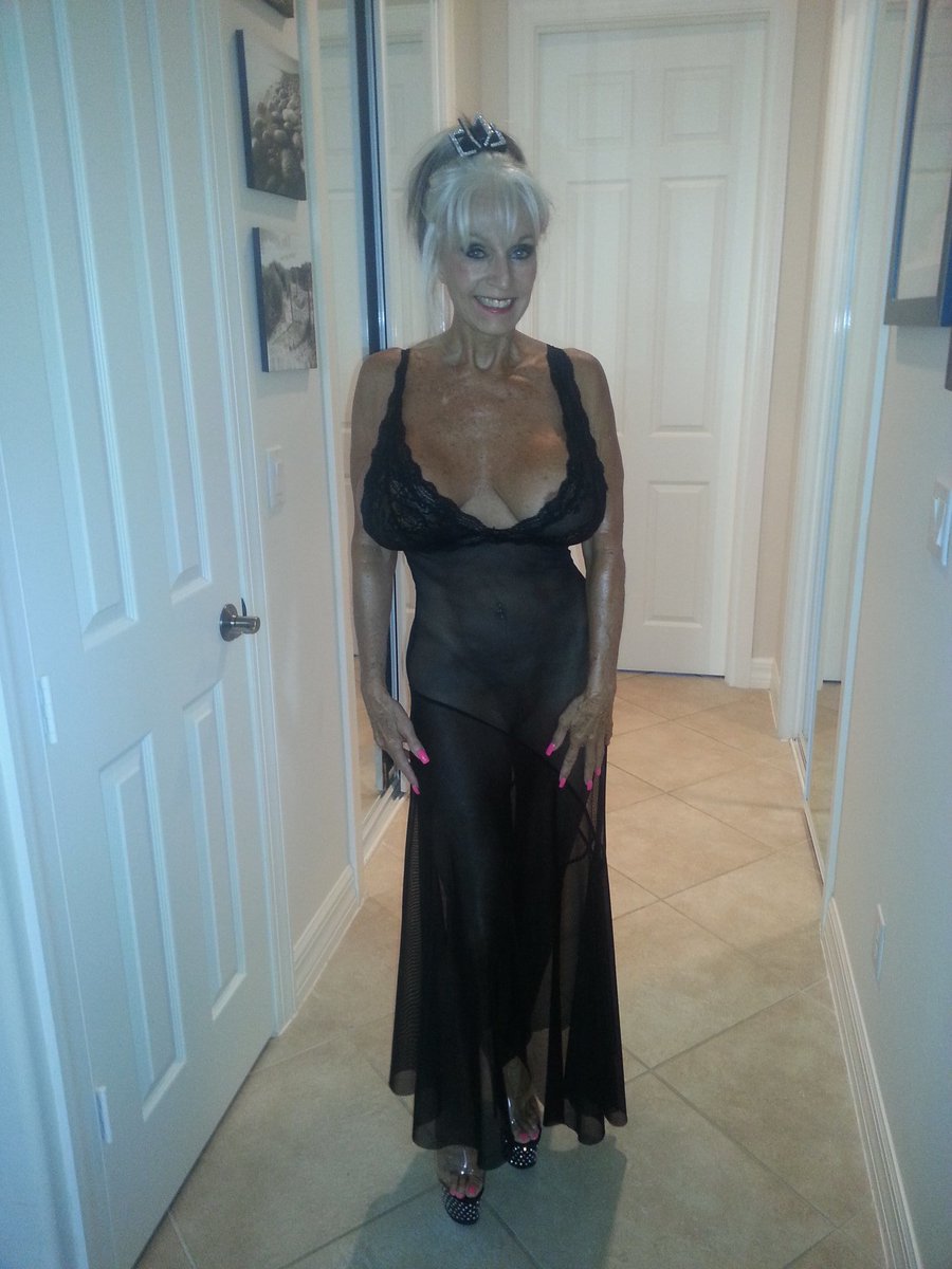 SallyDangelo2's tweet photo. @SallyDangeloXXX you look so sexy but yet classy at the same time hun😍😍😍 https://t.co/9WbnBbS0r6