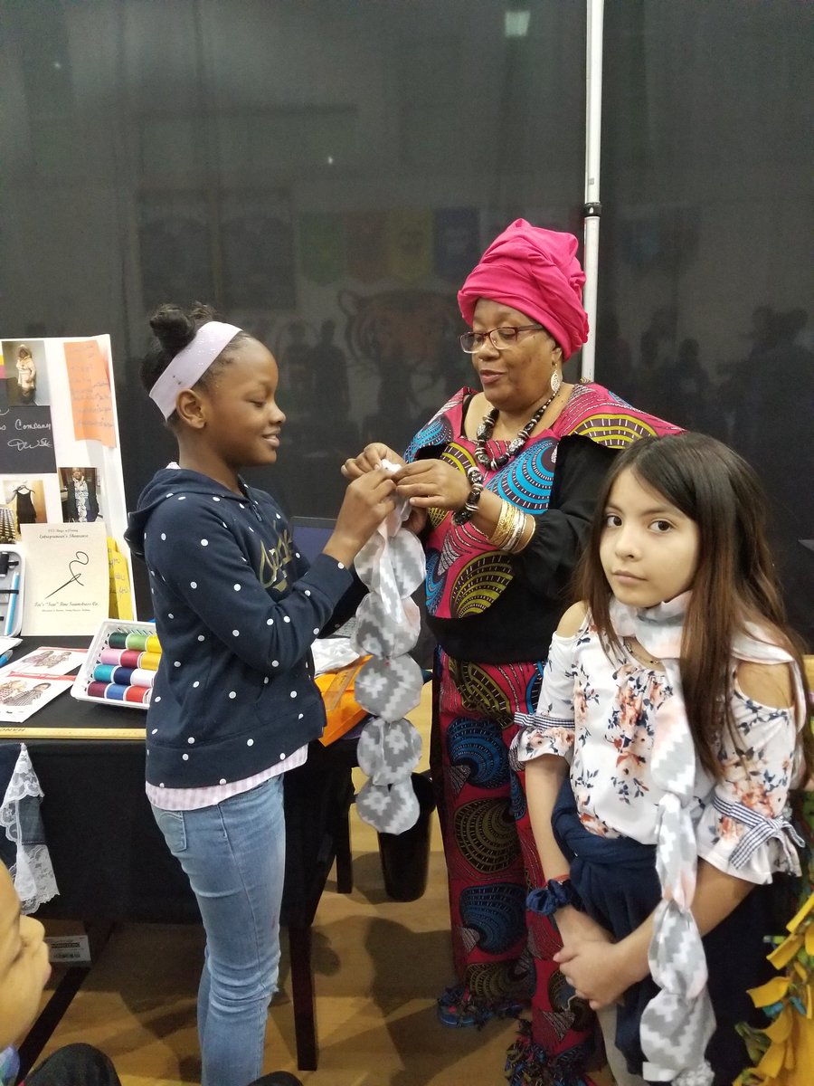 APJordan12's tweet photo. ...and so it shall be written as one of the MOST impactful days in the history of Oakley ES! Future Leaders #BoysWithSWAG
#Entrepreneur'sShowcase @OakleyTigers @TeachSingleton @BFGaskins @gyimah_whitaker https://t.co/nRHU4O2Mqa