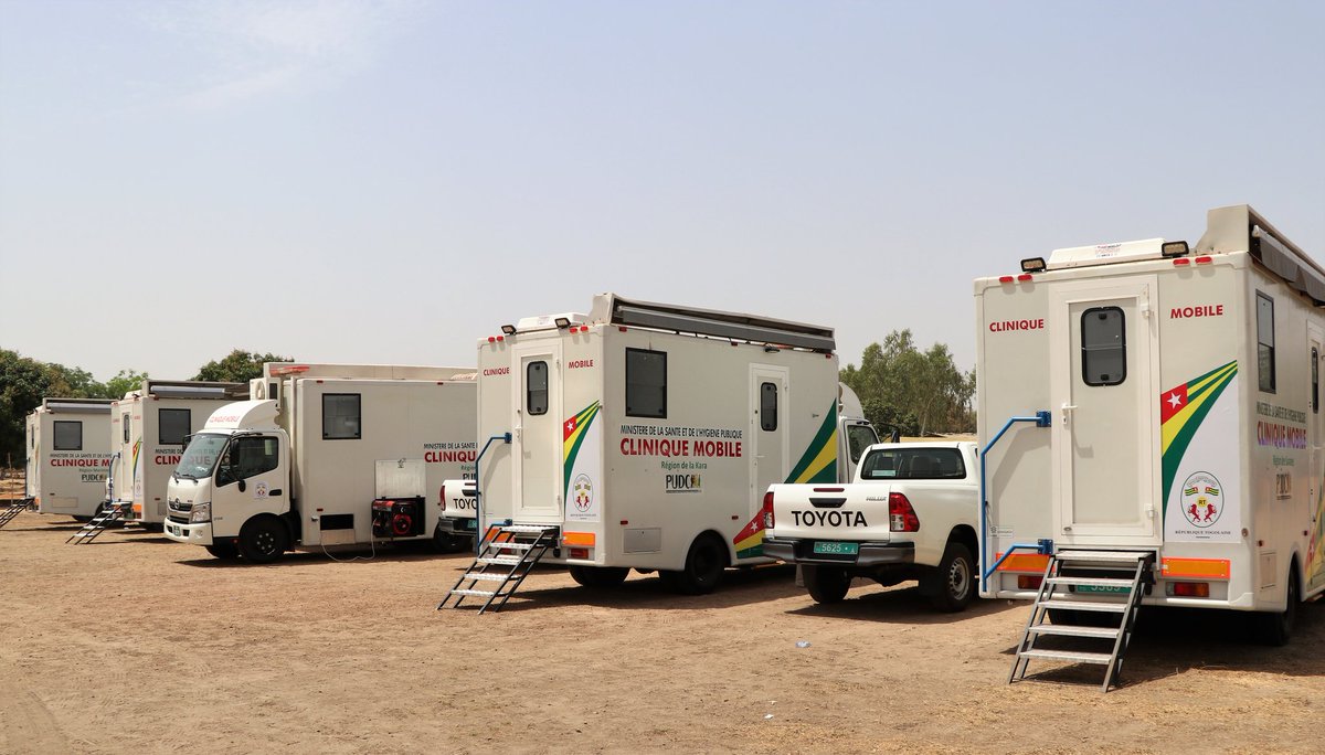 PnudTogo's tweet photo. Le #Togo en marche vers l'atteinte de l'#ODD3 @FEGnassingbe a remis ce jour à Kanté au nord #Togo des #cliniquesmobiles entièrement équipées. Permettre à toutes les populations enclavées d'avoir un meilleur accès à la santé est gage d'1 #developpementdurable. @PnudTogo/@pudctogo https://t.co/0ppnwcRW8Y