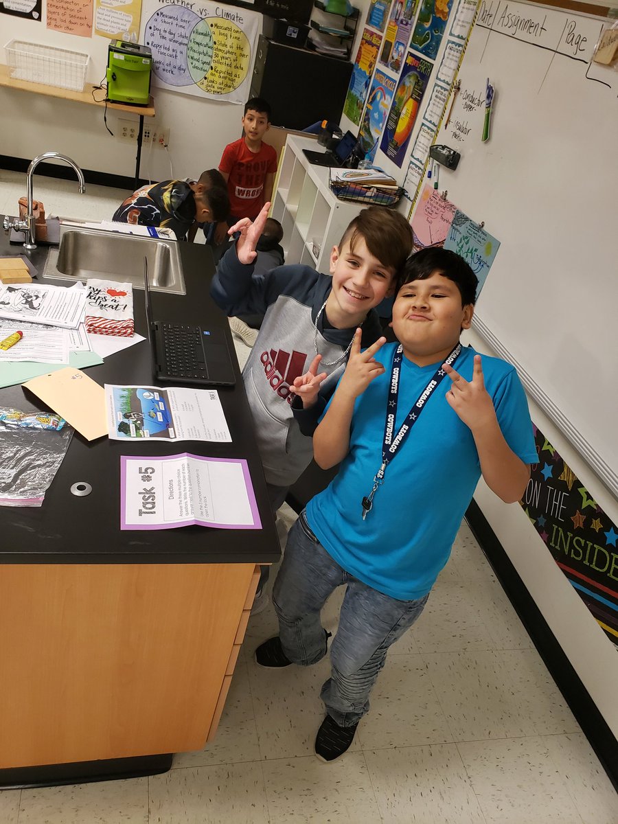 hhh_Chookas's tweet photo. Me: We're going to have fun today.
Student: We always have fun in your class.
Me: 😊
Today was a little #Extra with a digital lock-box covering #foodwebs. They loved it! #AllStudentsEngaged #hhheroes #RCISDJoy https://t.co/rpCQdjTAht