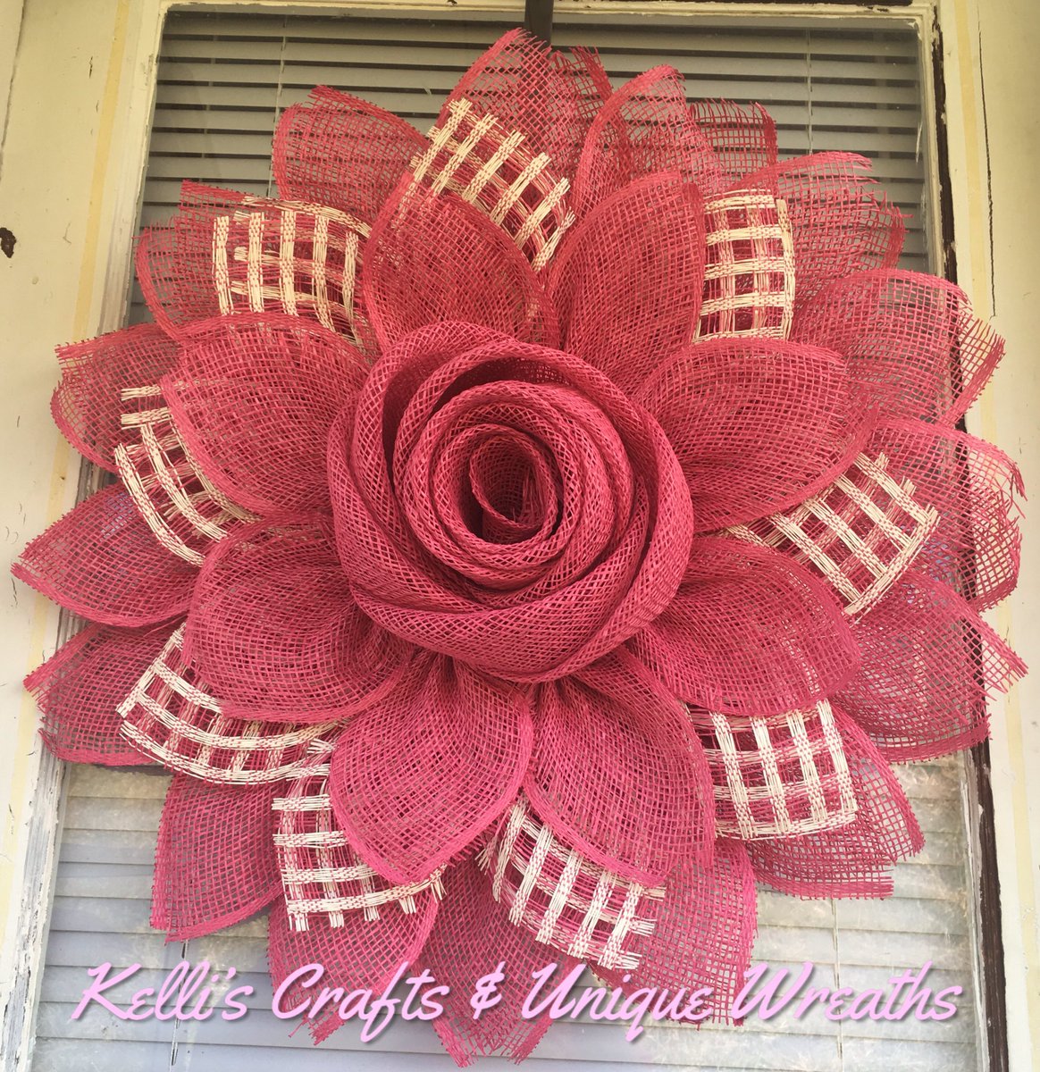 KelliWi66750636's tweet photo. #IMADETHIS #UITC #DAISYROSE #FUCHSIA #SPRINGORSUMMER #DOORDECOR #WALLHANGING #OOAK #DAISY #ROSE https://t.co/NuIWANW1yg