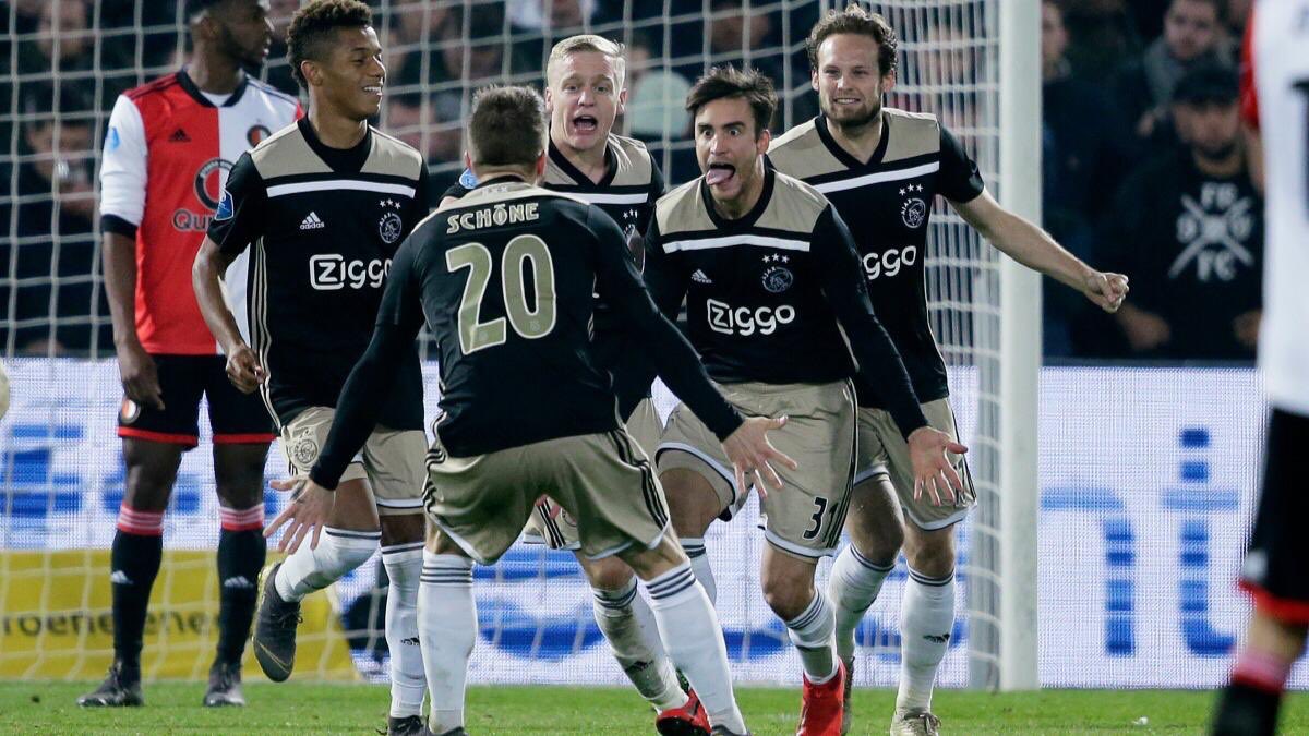 Helping the team by scoring in De #Klassieker to reach the Cup final... What a great night!
😝👊🏻
Ayudar al equipo marcando en un Clásico para clasificarnos a la final de la Copa... ¡¡Esta noche está encantador!! 🔥🤪