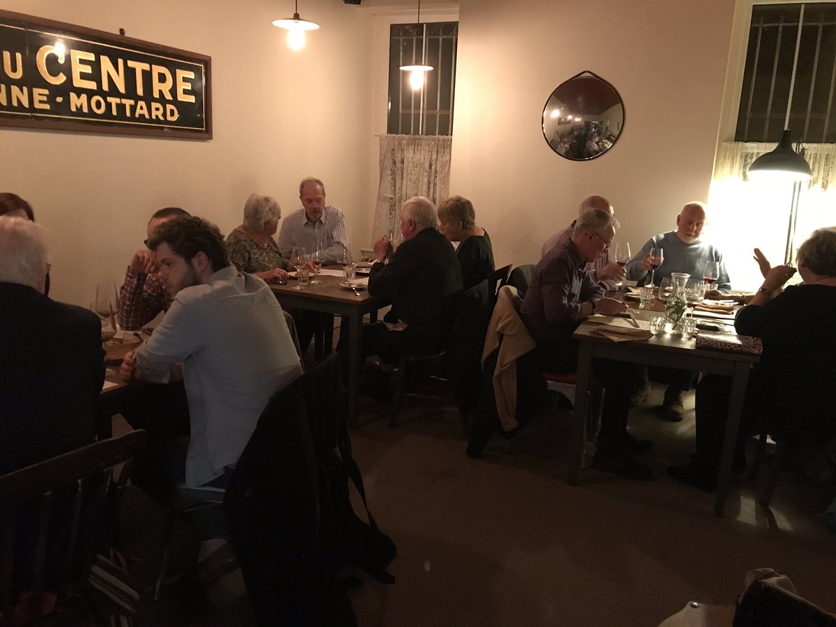 palate2pallet's tweet photo. Fab wine pairing/tapas night @ArthurNeave this evening. Think the The Pic @DCabidos blend of Sauvignon, Chardonnay and Petit Manseng raised a few eyebrows-great wine which worked well with Calamares con Habas. https://t.co/MkdFJGnw4e