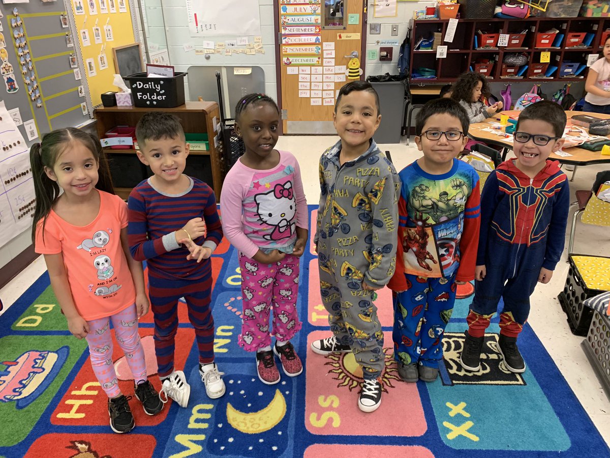 Read Across America Week: PJ Day! #getabook #kindergartenisfun #readingisfun @EllisSoars