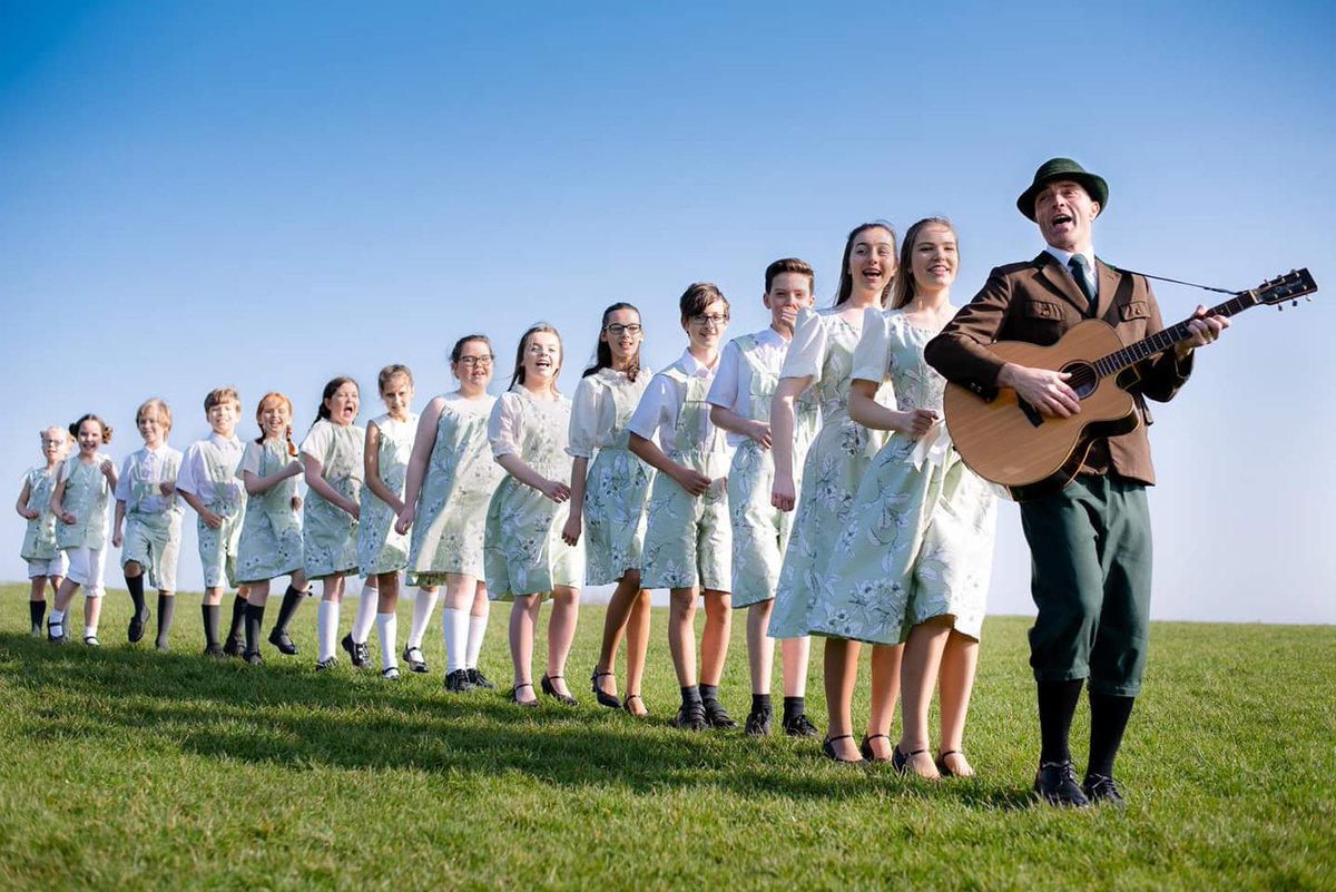 What's better than one set of von Trapp children??....Two!! 🎼🎵🎶
Fabulous picture of all our von Trapps!
The Sound Of Music 24-28 April 2019 at Ormskirk Civic Hall.
Book tickets via our website 
pleasurefolk.co.uk
Or call 01695 580755