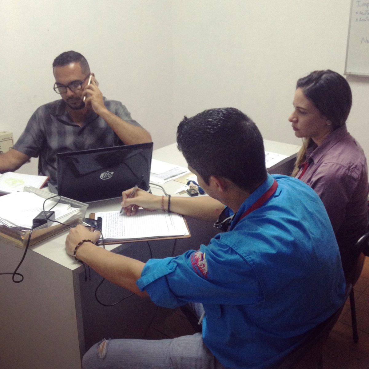 Minpet_Bolivar's tweet photo. #27Feb 🇻🇪 #Ahora || Equipo de la Unidad Técnica de Gas, en proceso de fiscalización de empresas privadas de distribución de gas, para mayor control y ejecución de sus actividades diarias.
#bolivar #gas #Minpet #DRCB https://t.co/bKzDuTrYvP