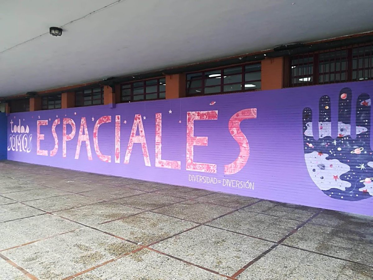 Poetajuan8a's tweet photo. MAÑANA DESFILE POR EL BARRIO, EL MEJOR PASACALLES, EL MAS LLENO DE LUZ, TE ESPERAMOS A LAS 12:3O https://t.co/IucZvBLBnm