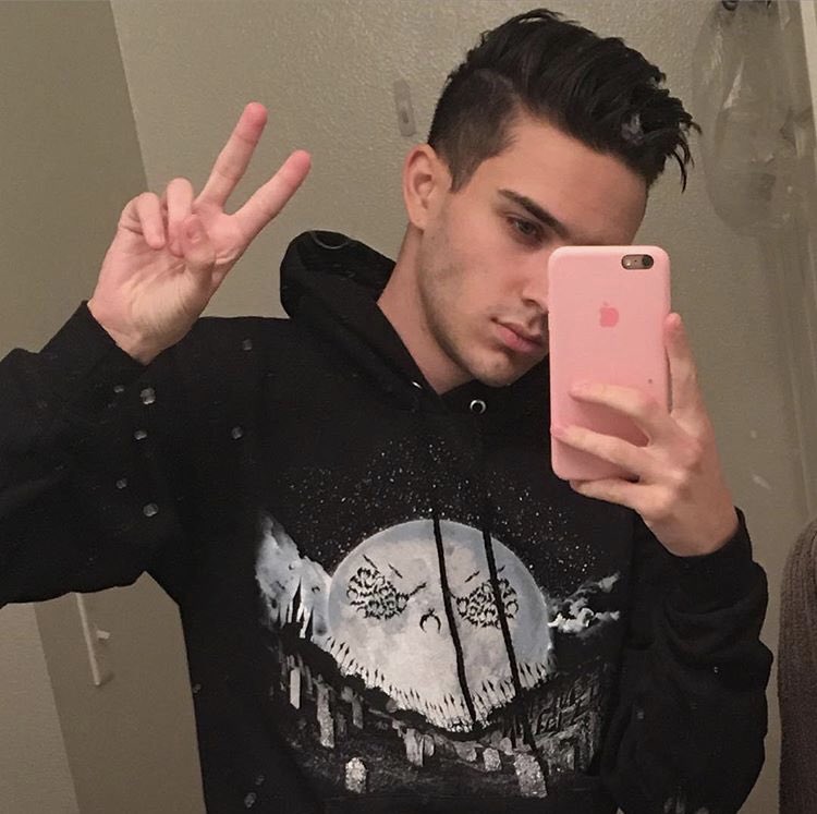 distrxst's tweet photo. what a time to be alive https://t.co/8WCdrjtDDk