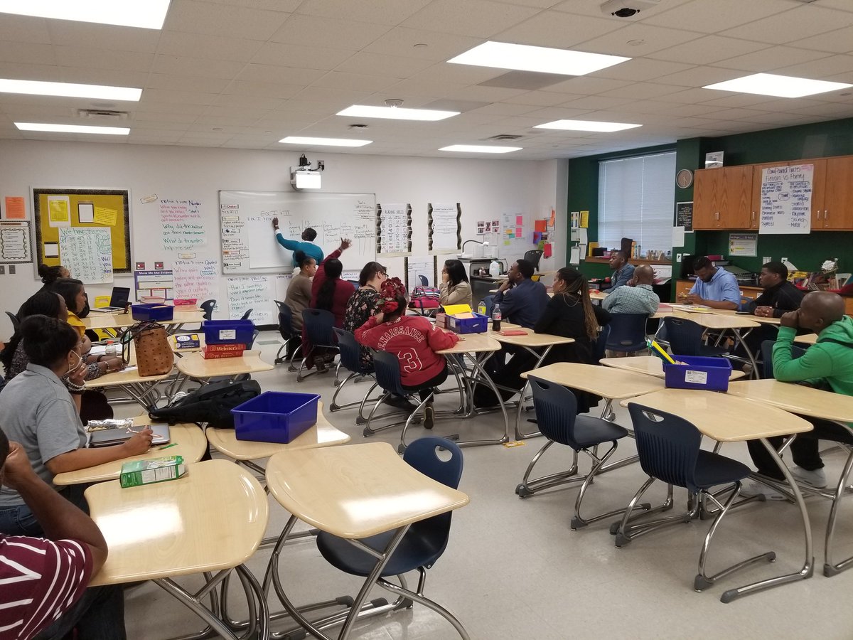 LibraEducator's tweet photo. The Fine Arts and English departments @WorthingColts1 collaborating for cross-curricular interventions in preparation for English I &amp; II EOC STAAR.  @A180_HISD #DDIinAction #ExtendedWednesday #PrideOfSunnyside https://t.co/CzSxEE6yMd