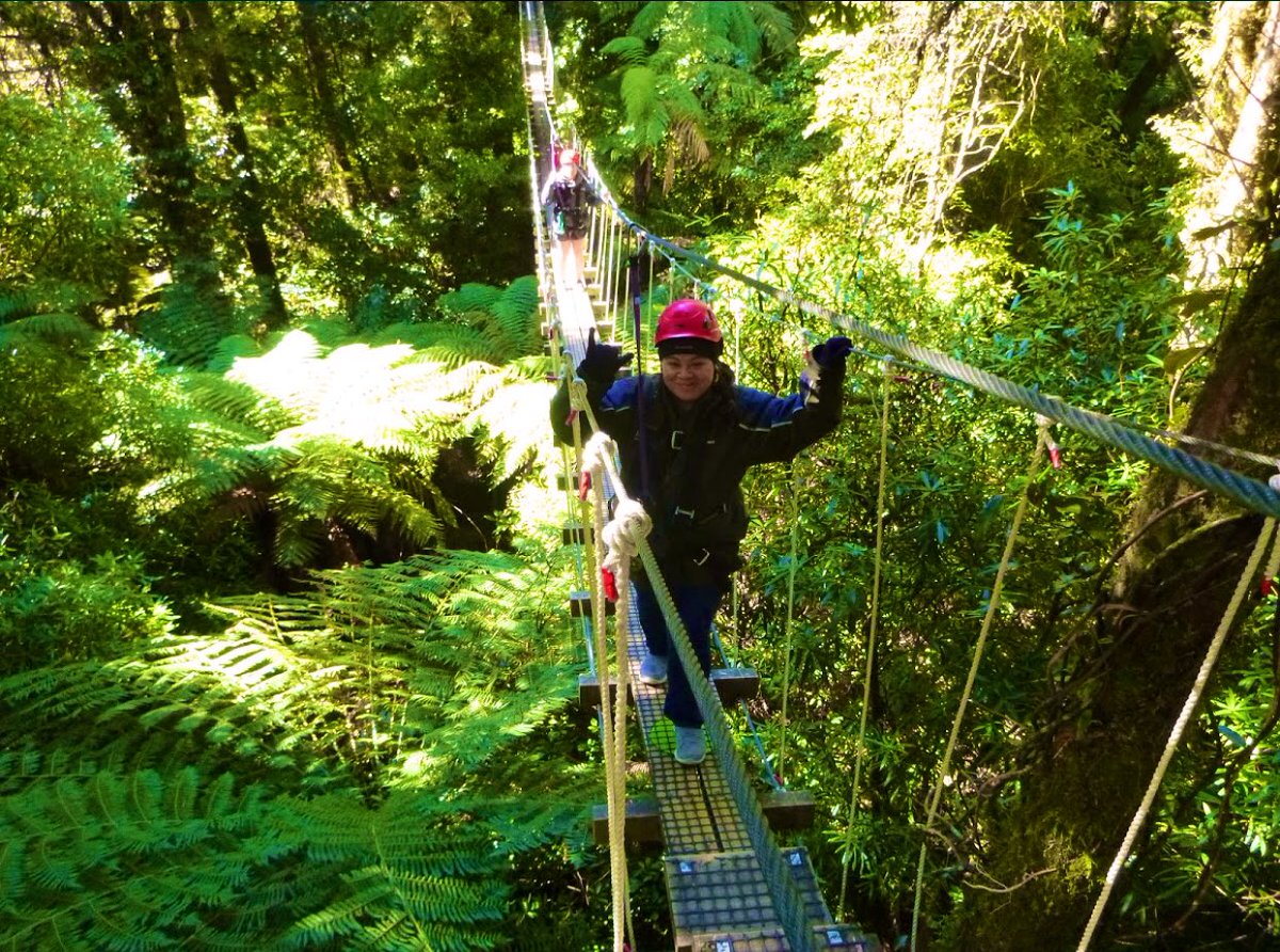 KiwiDiva's tweet photo. Day 4 of 21. Tweeting from the @PolynesianSpa in Rotorua. Self-care day while my guests go White Water Rafting, River Sledging and Ziplining. I am loking out over the lake and I dont regret giving up my office job AT ALL! #HakaTours #TourGuideLife 
c: @KaitiakiAdv #CanopyTours https://t.co/Y54DzVuQLa