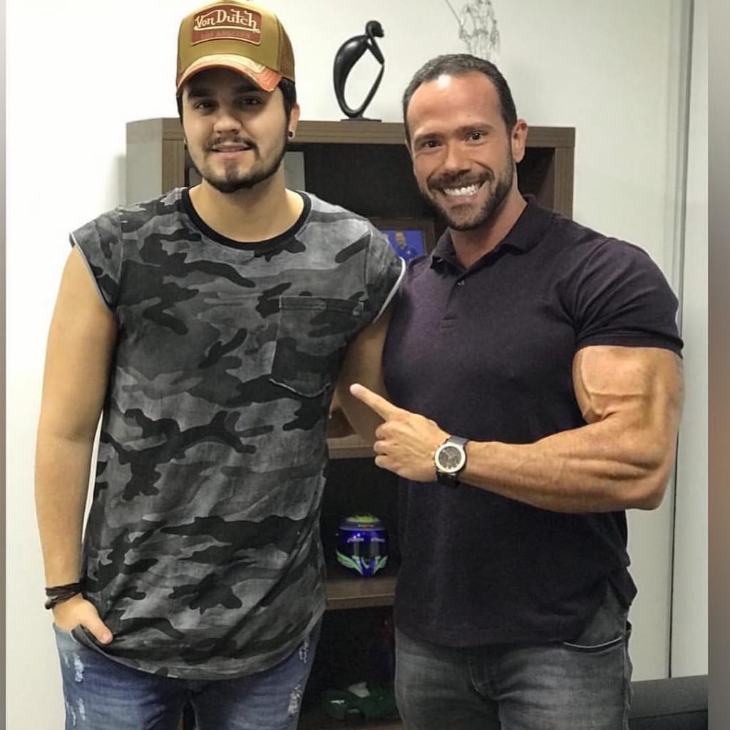 keridasdols's tweet photo. Luan com o @nutricionistarodolfoperes ontem em São Paulo/SP. #luansantana
*Agatha* https://t.co/uzYsYassOq
