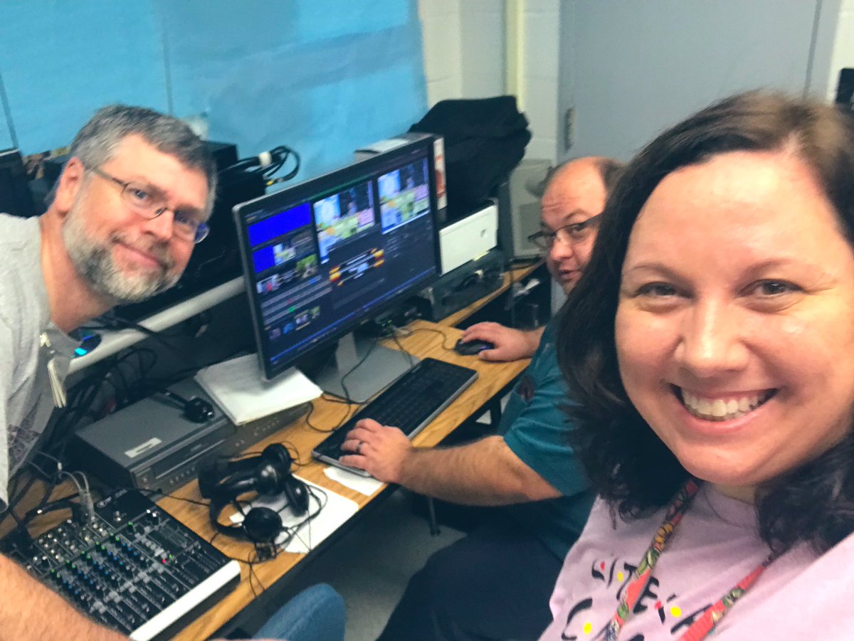 kris10_mac's tweet photo. Early Release Day Fun: Students took notes while learning about famous African Americans, and then participated in a school-wide trivia call-in show! Congratulations to Mrs. Morrill, Mrs. Gaston, and Mrs. Sessoms homeroom classes! @cmorrill3rd @sparr_media @Super_Stallions https://t.co/1pxEz43rx8