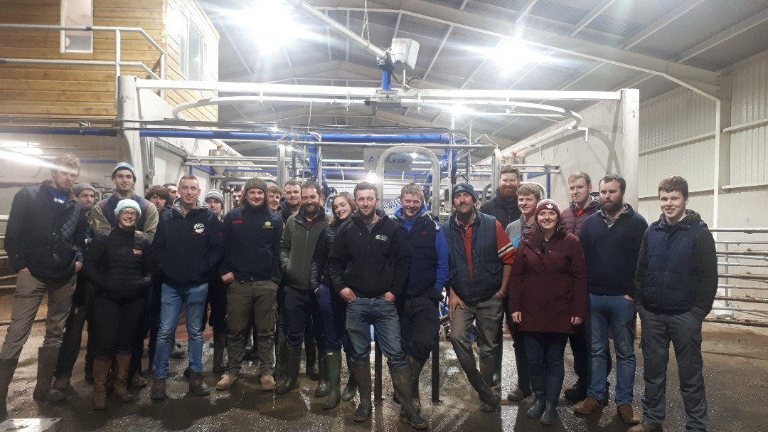 Great farm walk this evening with <a href="/WicklowMacra/">Wicklow Macra</a> hoasted by <a href="/RobBradshaw99/">Robbie Bradshaw</a> 👈👍 #Februdairy