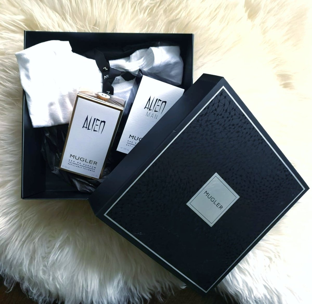 Fashionights's tweet photo. RT &amp; follow for your chance to #win a @Mugler Alien Fragrance prize pack! Canadian residents only. #Contest closes February 28, 2019 at 8:00PM EST. #FXMAS https://t.co/jy2Pvd4LAA