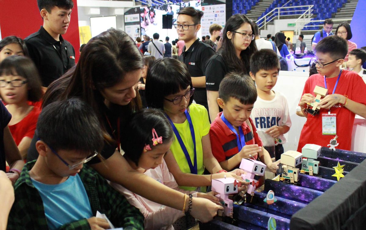 Keysightcareers's tweet photo. Keysight volunteers had a great time leading fun science activities for children at Penang International Science Fair (PISF) recently.
#ThisIsKeysight #KeysightGreatPlaceToWork https://t.co/76HC2tlFgD