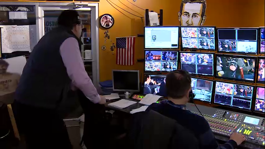 Chronicle5's tweet photo. Everybody is a star @tdgarden @NHLBruins @celtics "People love a giant television screen, they really do. They see a giant television screen and they say I want to be on there" @NEstaphan discovers the secrets of the Fan-Cam #wackywork @anthonyeverett @shaynaseymour 7:30 #wcvb https://t.co/KbBHCPlhK8