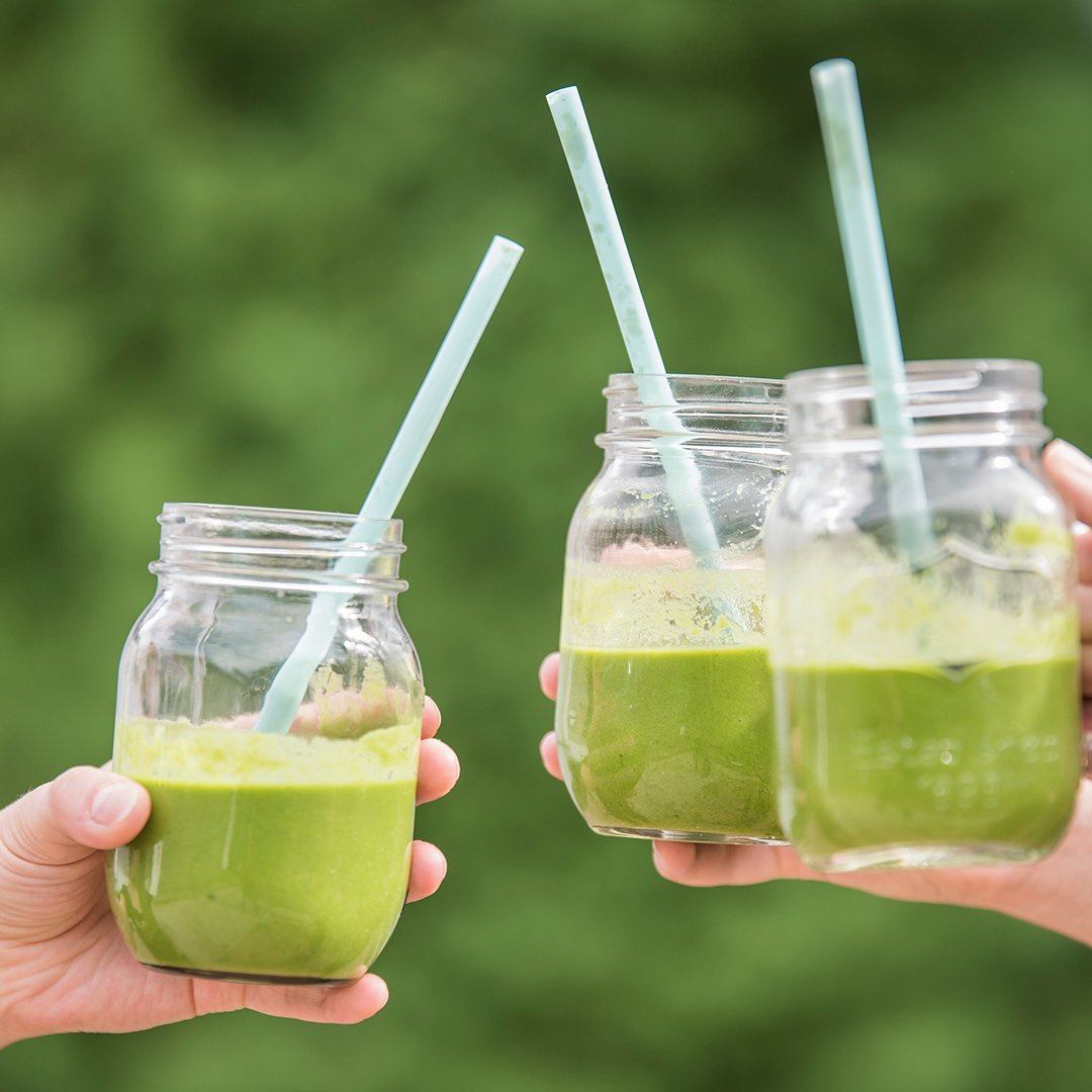 Lifekind's tweet image. Juicing: an easy and delicious way to get your greens! Whether you make fresh juices at home, or you treat yourself at a juice bar, give your body a boost of nutrients with a tasty, healthy drink! #juicecleanse #juicing