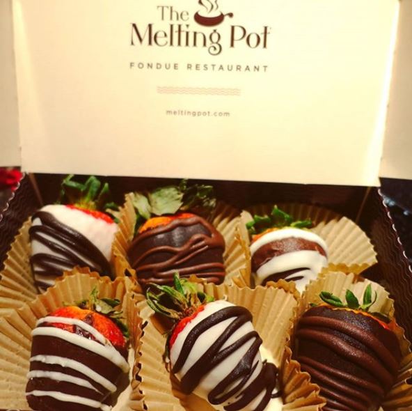 TheMeltingPot's tweet photo. Happy #NationalStrawberryDay! Take our delectable, fresh Signature Dipped Strawberries home with you! 🍓 #strawberries #delicious #food #yummy #fruit #foodie #healthy #sweets #yum #dessert #sweet #tasty #fresh #themeltingpot
#Repost 📸: @misty_joy https://t.co/UQOPjl8R1h