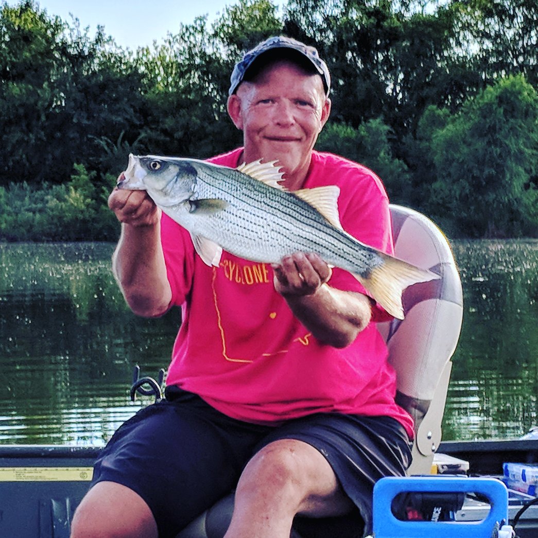 Tim the legend with a drag busting wiper, back when the evenings were warm. 
#wiperwednesday #hybrid #fishing #rivercertified