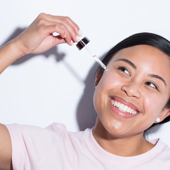 My smile is beamin', my skin is gleamin'
The way it shineeeee, I know you've seen it ✨ #BoostYourRadiance #KSkincare