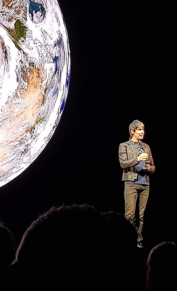 GillyAtkinson's tweet photo. @ProfBrianCox https://t.co/3AXtKhgWIf