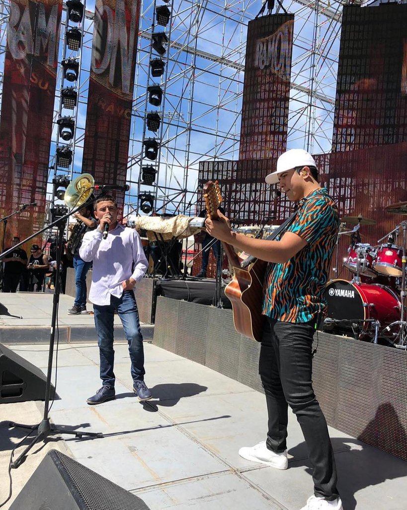 delrecords's tweet photo. Ulices Chaidez &amp; Jose Manuel En El #SoundCheck De "El Gran Espectáculo De Los 80 Años De @ElRecodoOficial En El "Carnaval Internacional Mazatlán🎵🔥

@UlicesChaidezOficial @JoseManuel_Oficial 
#ElGranEspectáculo 
🎤🎺🎭🎇 #QueTiembleElCarnaval #DelRecords #DelRecordsMX 🇲🇽🔴🔝 https://t.co/xLvZqHGz5k