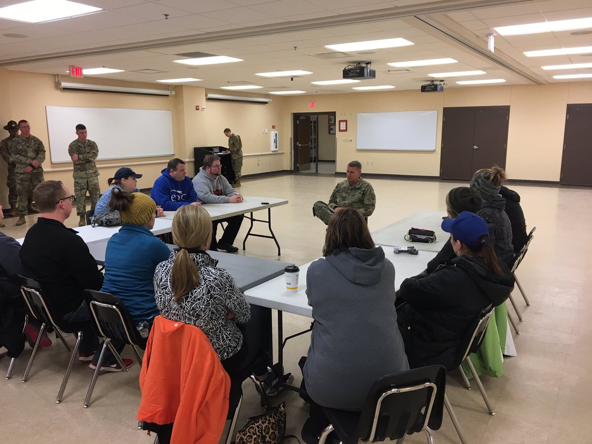 6_fires's tweet photo. Great discussion at the @OfficialFtSill hosted Key Influencers Visit. Audience consisted of leaders from across Northern Oklahoma to include the @OKCARMYRCTG. @usarec #fs150 #434fabde #1-40fabn #oneteam #recruiting #civiliantalent https://t.co/3tfsCzMcqQ
