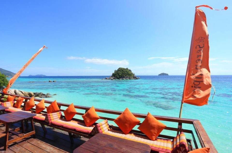 SukoJalan's tweet photo. buka je bilik tengok biru macam ni siapa tak nak kan!?

Koh lipe The Maldives of Thailand 

🛳 1.5 Jam Jika Naik Feri Dari Langkawi

🚗 1 Jam jika Pandu kereta daripada Wang kelian Perlis .Perlu Naik Speedboat Selama Sejam ke koh lipe dari Jeti Pak Bara
#adminshare https://t.co/15qnilMMrJ